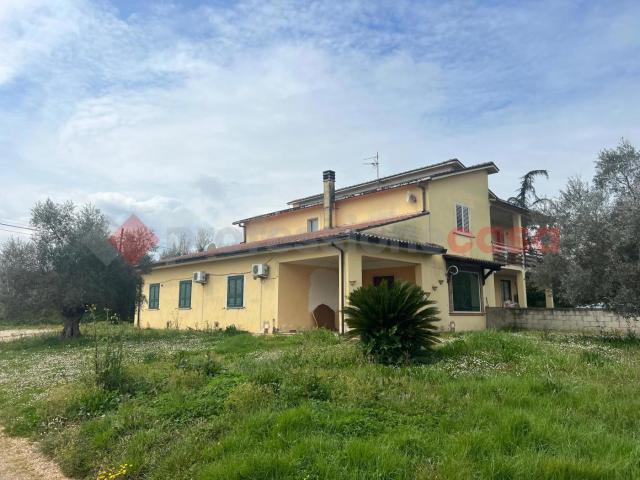 Quadrilocale con giardino a Cassino