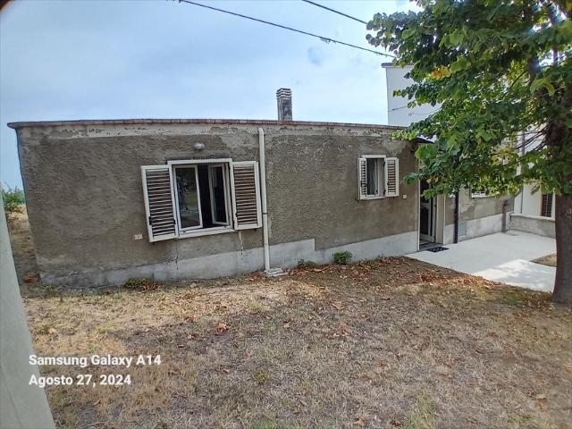 Quadrilocale con giardino in via della fonte 13, Pietranico