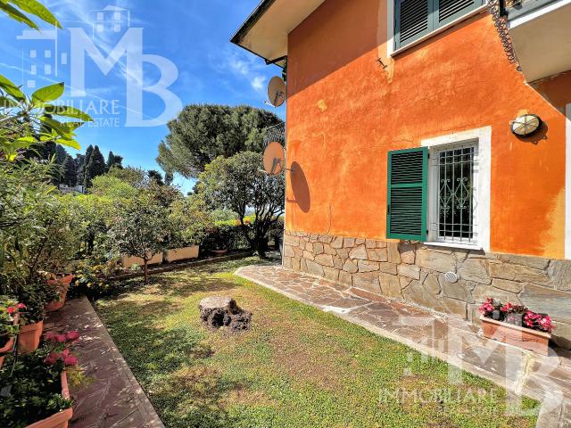 Quadrilocale con giardino in via romagneno 64, Recco