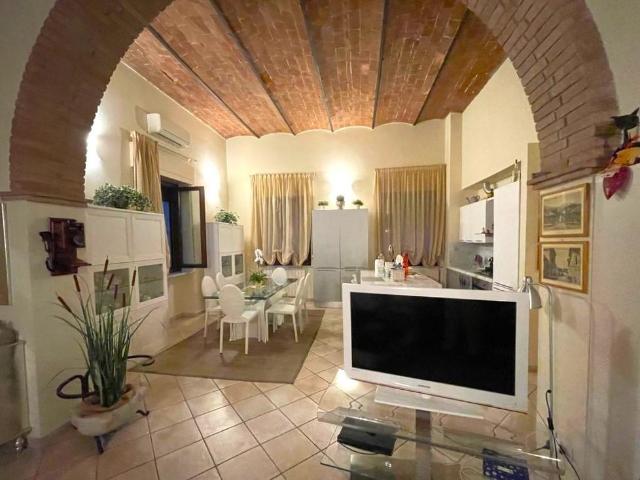 Quadrilocale con giardino, Seravezza querceta