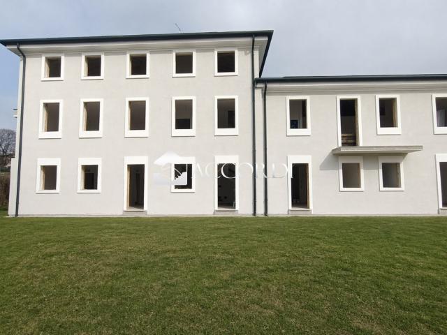 Quadrilocale con terrazzo a Asolo