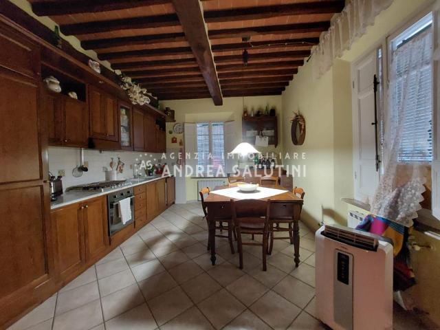Quadrilocale con terrazzo a Buti