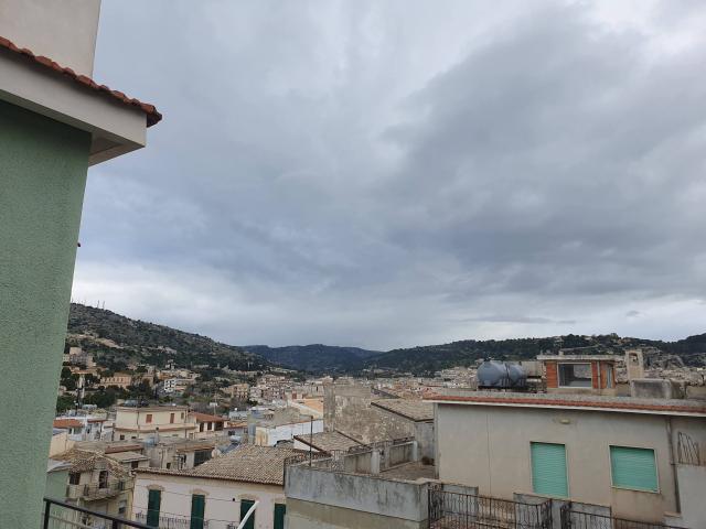 Quadrilocale con terrazzo a Scicli