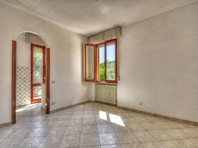 Quadrilocale con terrazzo a Portoferraio