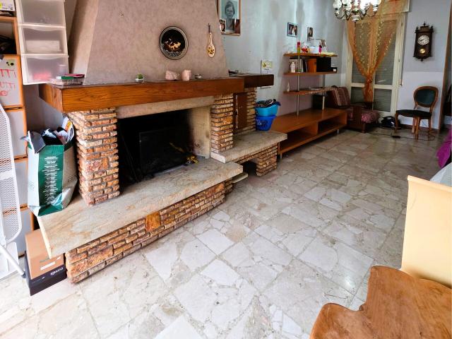 Quadrilocale con terrazzo in q.re urago mella, Brescia