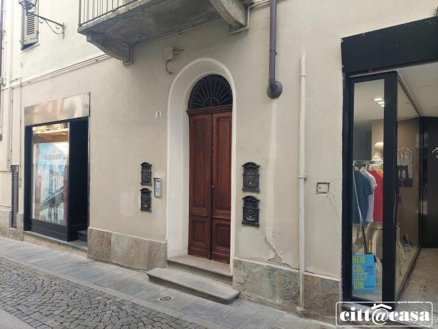 Quadrilocale con terrazzo in via borla, Chivasso