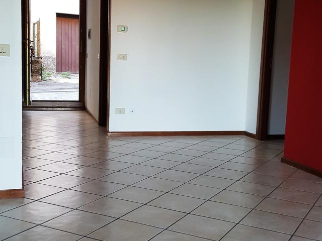 Quadrilocale con terrazzo in via manzoni 1, Arona