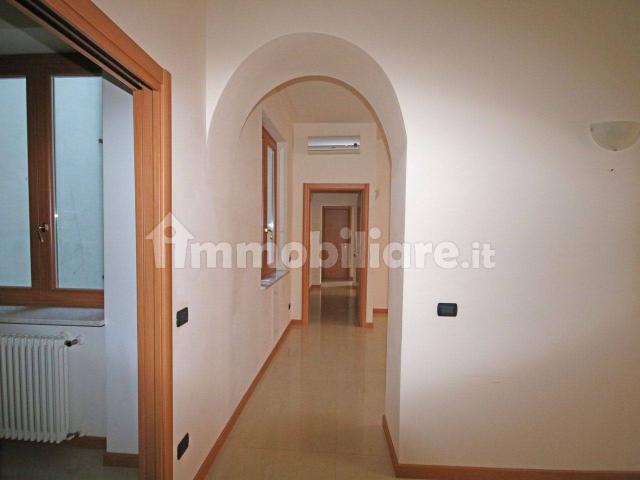 Quadrilocale Borgo Giacomo Tommasini 36, Centro Storico, Parma