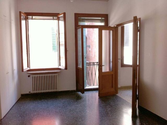 Quadrilocale buono stato, secondo piano, San Polo, Venezia