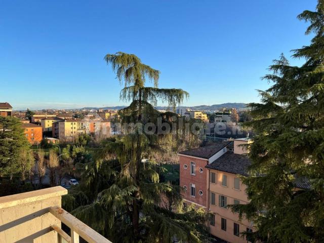 Quadrilocale buono stato, sesto piano, San Donato, Bologna