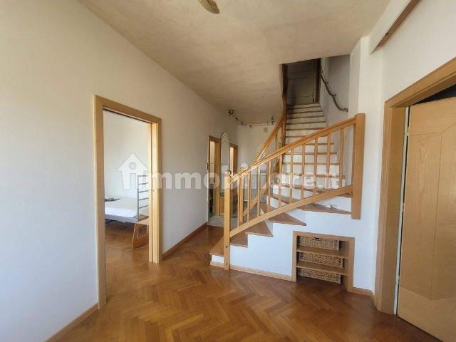 Quadrilocale buono stato, su più livelli, Gries San Quirino, Bolzano
