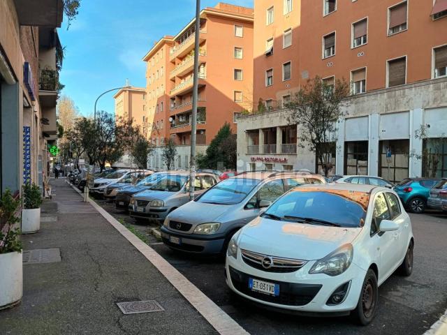 Quadrilocale buono stato, quarto piano, Città Giardino, Roma