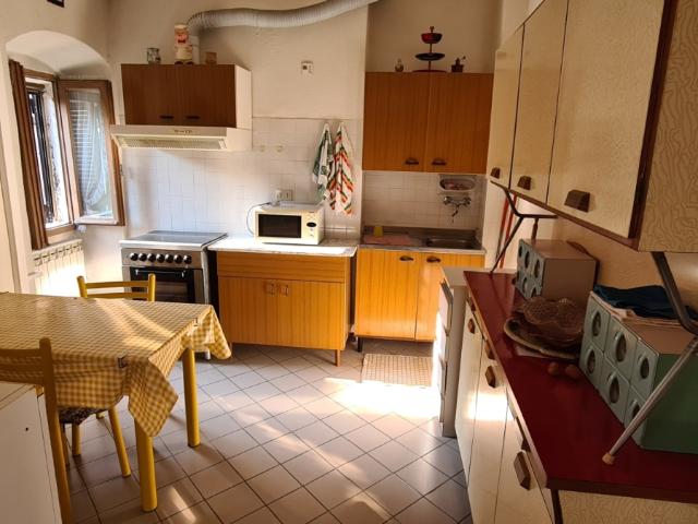 Quadrilocale da ristrutturare a Monte Isola