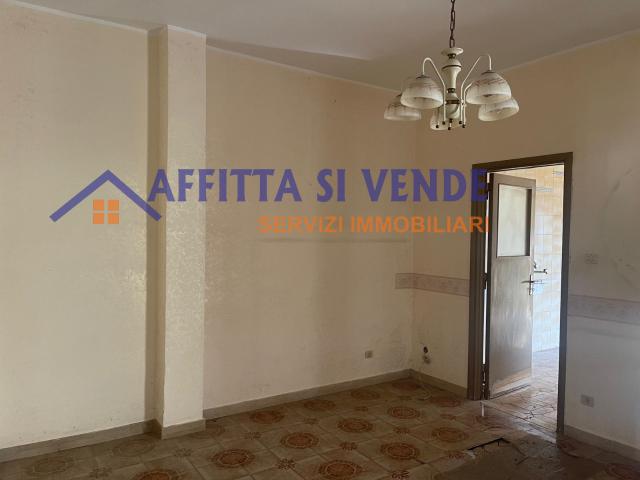 Quadrilocale da ristrutturare in via giarre 5, Siracusa