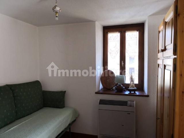 Quadrilocale frazione Orbeillaz 43, Orbeillaz, Challand Saint Anselme