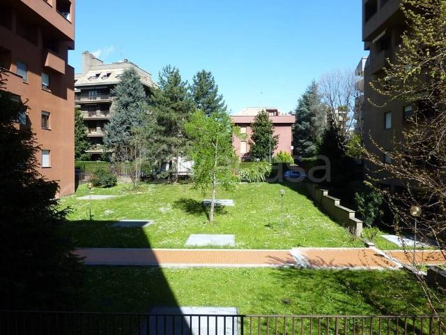 Quadrilocale in affitto a Monza via Don Sturzo, 7, Parco