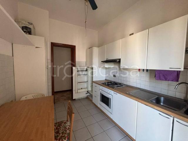 Quadrilocale in affitto a Brescia via Montello, 35, Via Veneto Borgo Trento