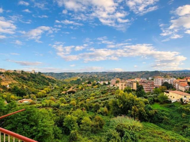 Quadrilocale in affitto a Chieti via papa giovanni XXIII, Centro città