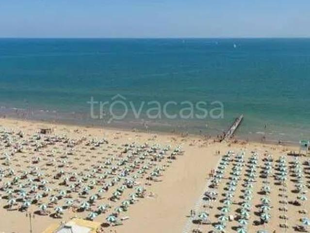 Quadrilocale in affitto a Jesolo via Dante Alighieri, 106