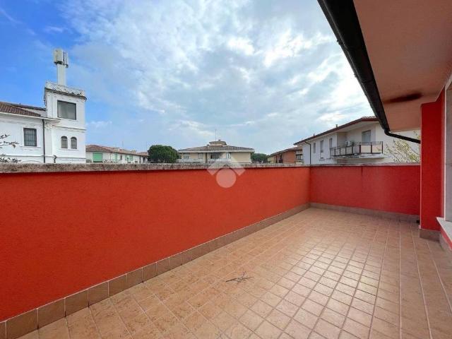 Quadrilocale in affitto a Padova via Armistizio, Paltana Mandria