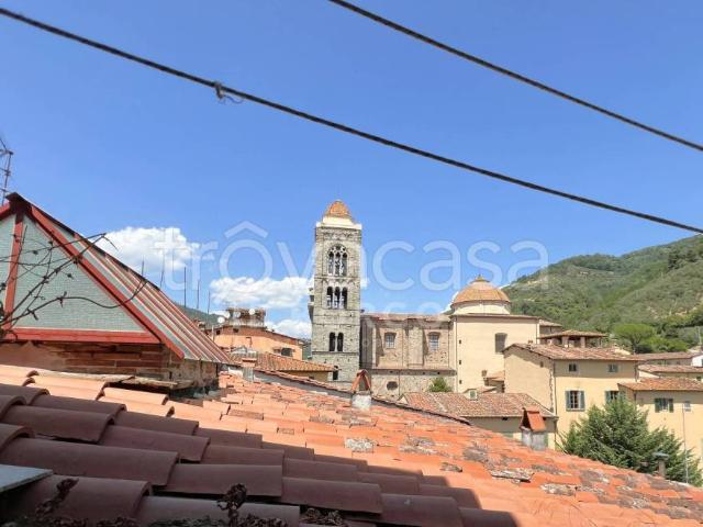 Quadrilocale in affitto a Pescia via Giuseppe Giusti, 22
