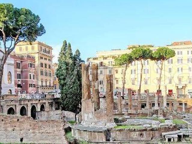 Quadrilocale in affitto a Roma largo di Torre Argentina, Pantheon