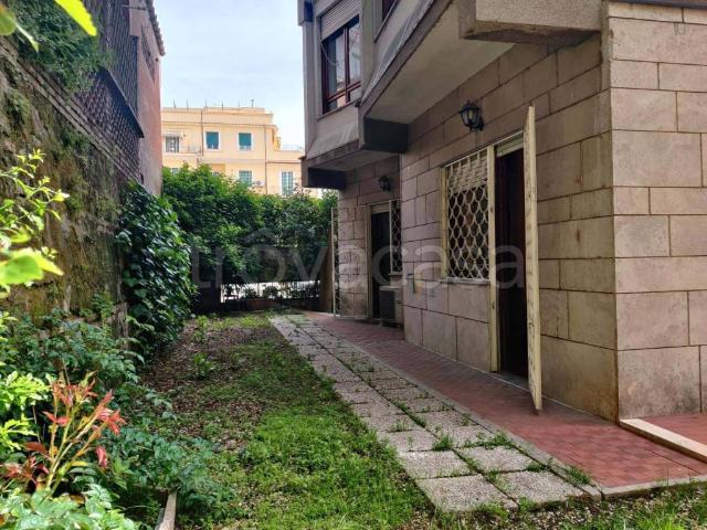 Quadrilocale in affitto a Roma via Nera, Africano Villa Chigi