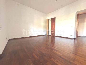 Labaro, Roma Lazio, Lazio - Cantina, Parcheggio auto
