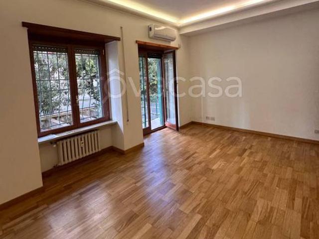 Quadrilocale in affitto a Roma via Bolsena, 50, Ponte Milvio