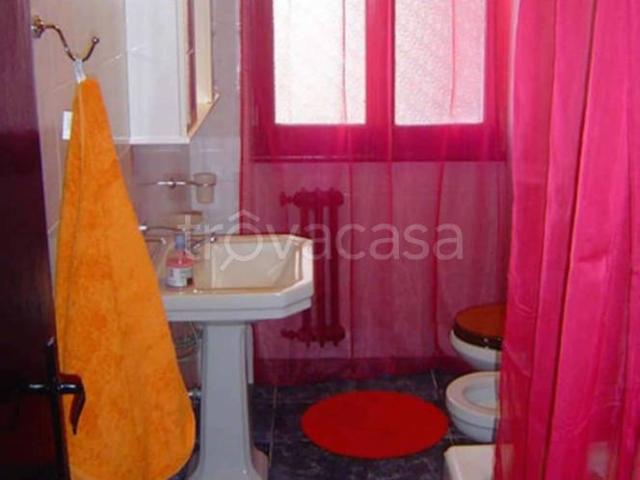 Quadrilocale in affitto a Roma via Gino Capponi, Appio latino