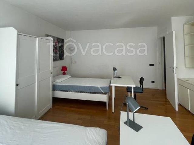 Quadrilocale in affitto a Rovereto via Forni, 4