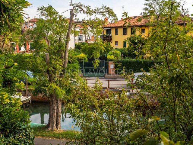 Quadrilocale in affitto a Venezia via San Giovanni d'Acri, Lido di Venezia