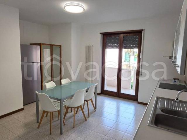 Quadrilocale in affitto a Verona via Luciano Marchi, Borgo Roma