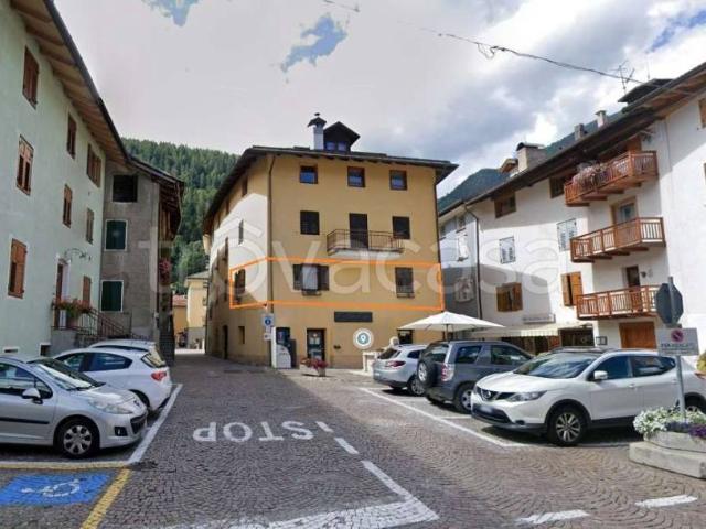 Quadrilocale in vendita a Malé via Bezzi, 3
