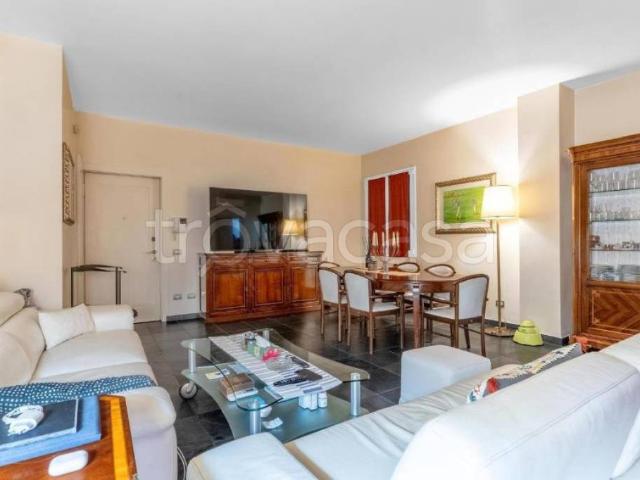 Quadrilocale in vendita a Milano via Sebastiano Veniero, Monte Rosa Lotto
