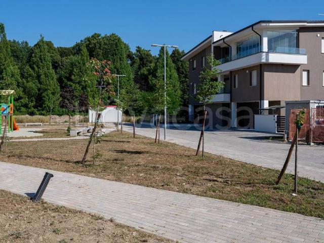 Quadrilocale in vendita a Modena strada Tre Case, San Damaso