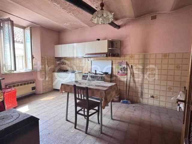 Quadrilocale in vendita a Mondovì via delle Rosine, 29, Carassone