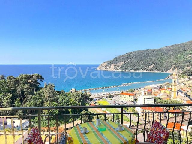 Quadrilocale in vendita a Moneglia