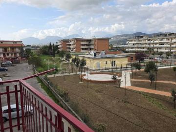 Quadrilocale in vendita a Montecorvino Pugliano via Emilia Romagna, Pratole