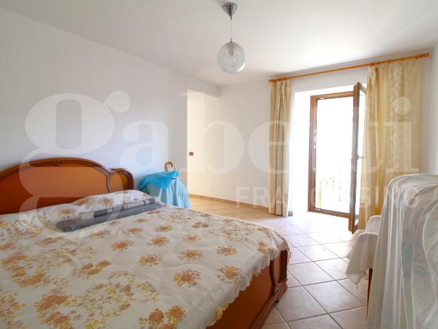 Quadrilocale in vendita a Montenero Val Cocchiara
