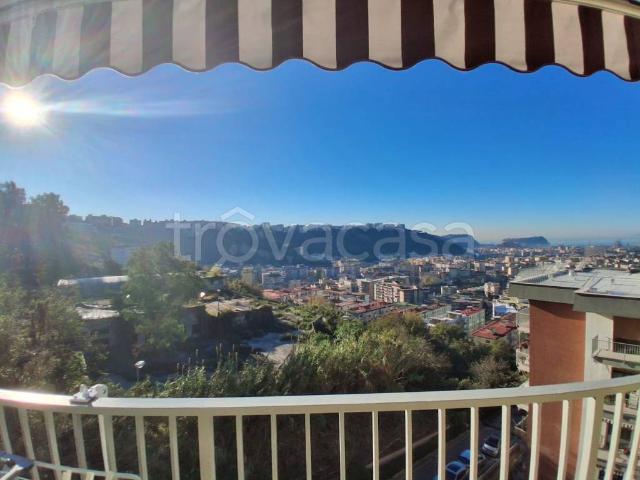 Quadrilocale in vendita a Napoli, Fuorigrotta