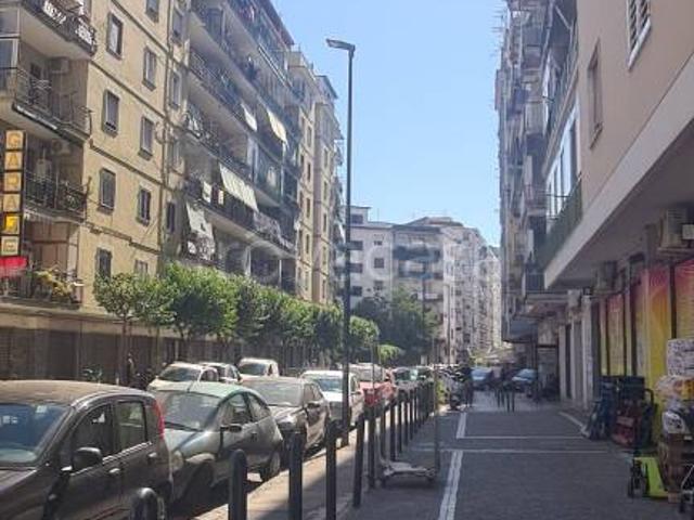 Quadrilocale in vendita a Napoli, Fuorigrotta