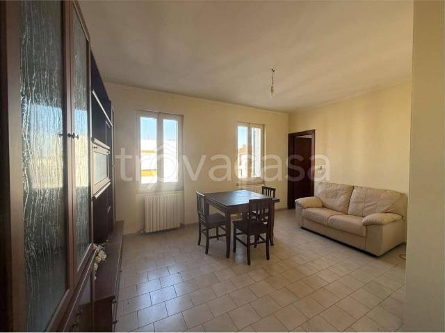 Quadrilocale in vendita a Novi di Modena piazza I Maggio, 8