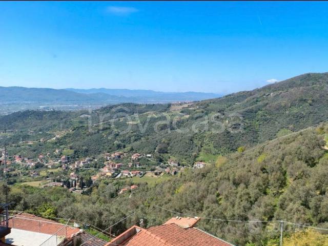 Quadrilocale in vendita a Ortonovo, Luni