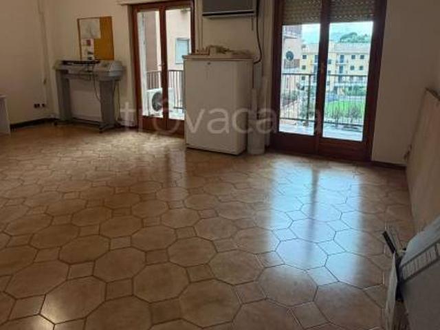 Quadrilocale in vendita a Bagheria via Roccaforte