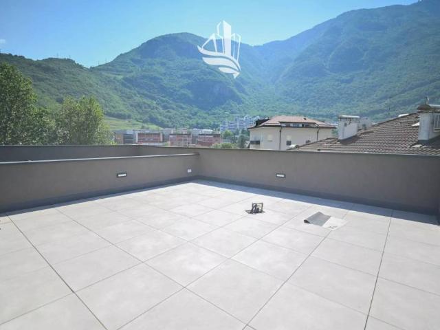 Quadrilocale in vendita a Bolzano via Claudia Augusta, 2, Oltrisarco Aslago
