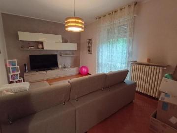 Quadrilocale in vendita a Breme via Po