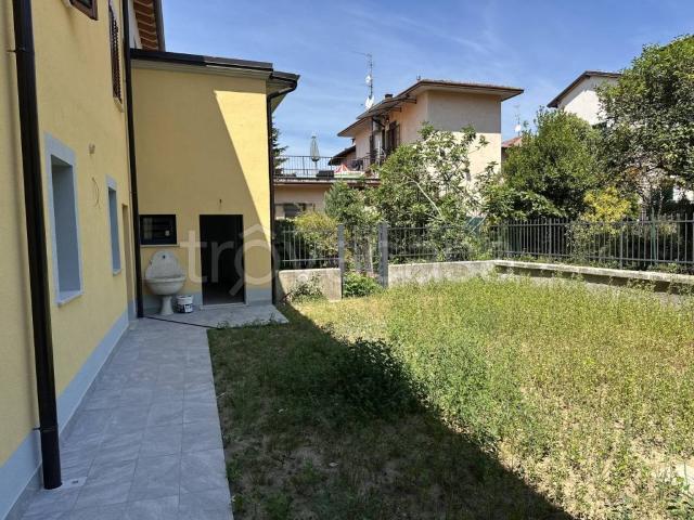 Quadrilocale in vendita a Brescia via Montedenno, Mompiano Costalunga