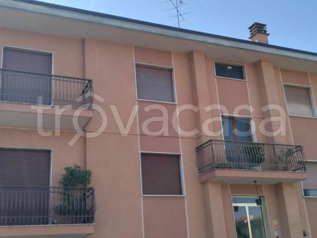 Quadrilocale in vendita a Cuneo via Torre Allera, Madonna Dell'olmo