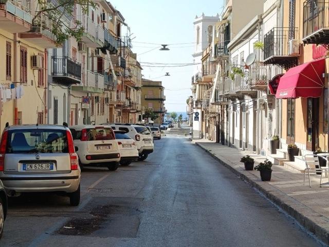 Quadrilocale in vendita a Campofelice di Roccella via Roma, 24